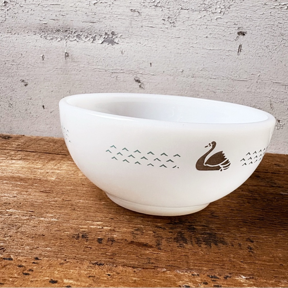 vintage Termocrisa milk glass bowl, likely from the 1950s-1970s, made in Mexico